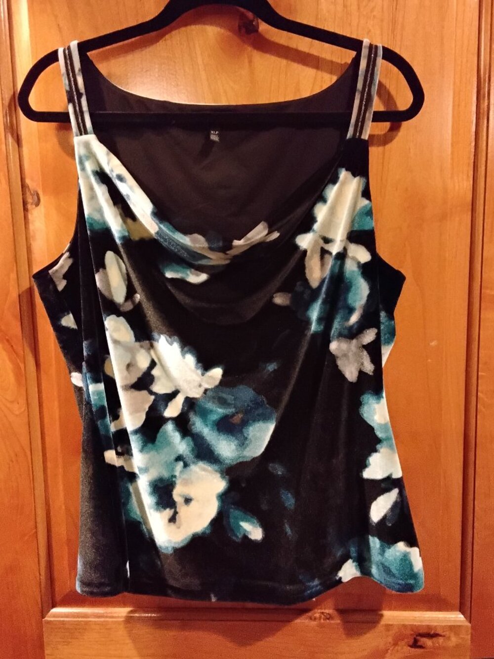 White House Black Market Women's Velvet Top Size XL P #415